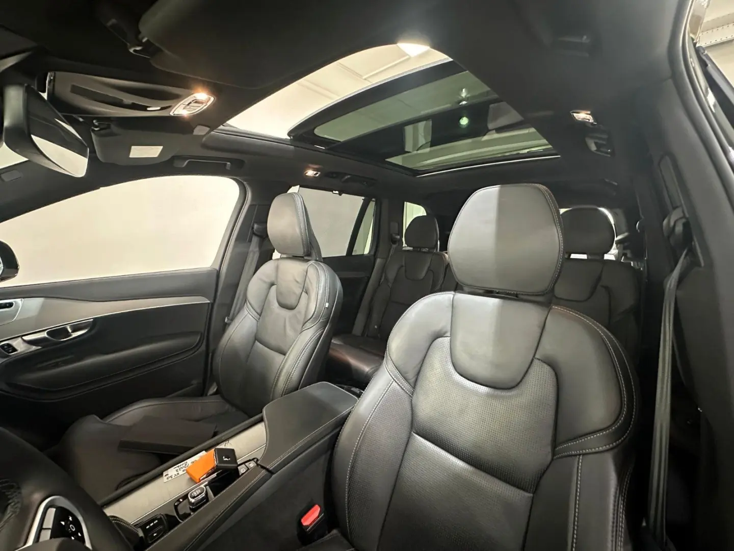 XC90 T8 R Design Recharge Plug-In 7 Sitze/Bowers/AirSusp