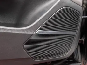 AUDI Q8 55TFSI MHEV