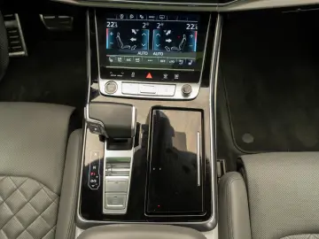 AUDI Q8 55TFSI MHEV