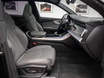 AUDI Q8 55TFSI MHEV