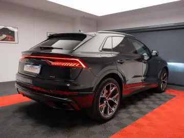 AUDI Q8 55TFSI MHEV