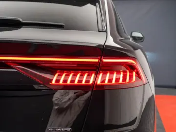 AUDI Q8 55TFSI MHEV