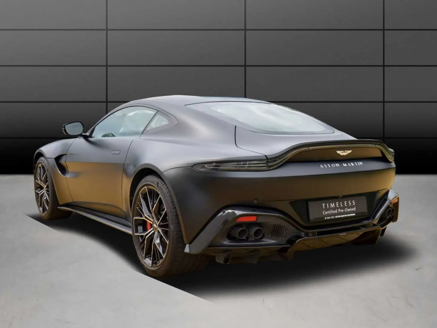 V8 Vantage