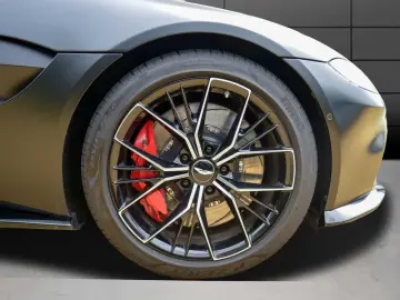 V8 Vantage