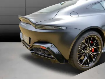 V8 Vantage