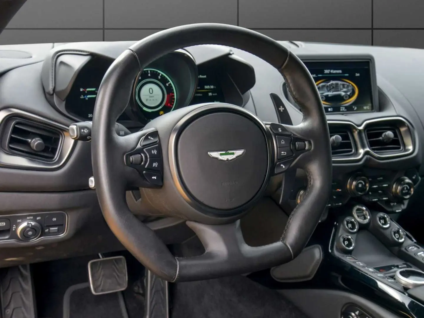 V8 Vantage