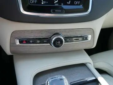XC90 D5 Inscription AWD ACC HUD LED PANO 360°