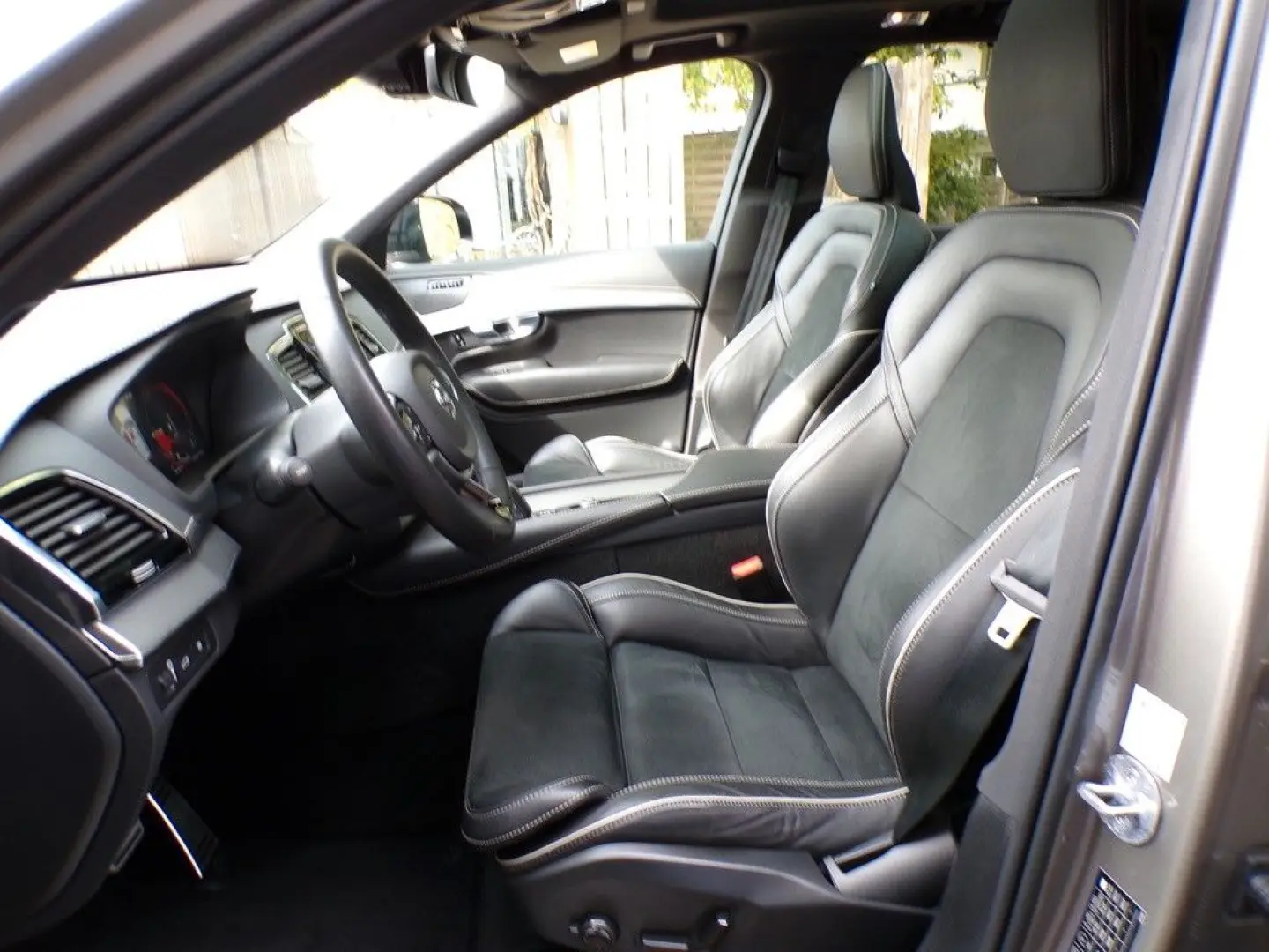 XC90 T8