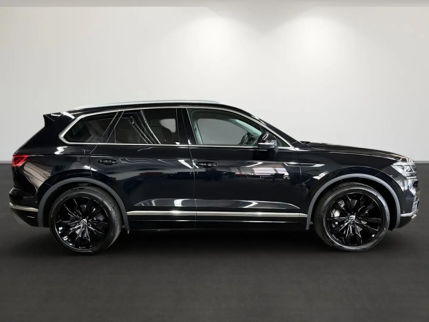Touareg Elegance 4M TSI eHybrid PANO AHK RFK IQ.