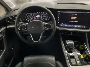 Touareg Elegance 4M TSI eHybrid PANO AHK RFK IQ.
