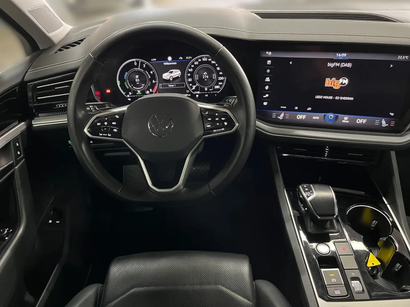 Touareg Elegance 4M TSI eHybrid PANO AHK RFK IQ.