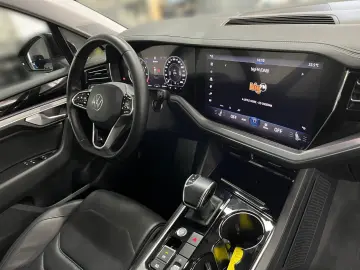 Touareg Elegance 4M TSI eHybrid PANO AHK RFK IQ.