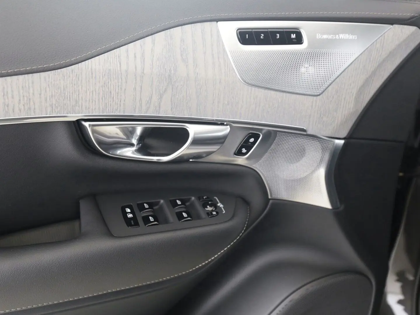 XC90 Ultra Dark Plug-In Hybrid AWD T8 Twin Engin