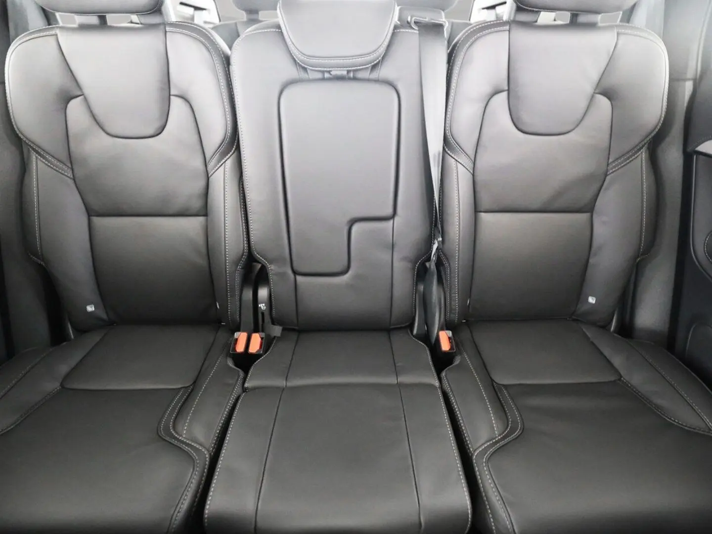 XC90 Ultra Dark Plug-In Hybrid AWD T8 Twin Engin