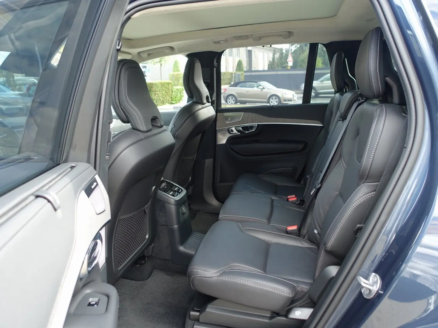 XC90 Ultra Dark T8 AWD Plug-in Hybrid PANO/B&W