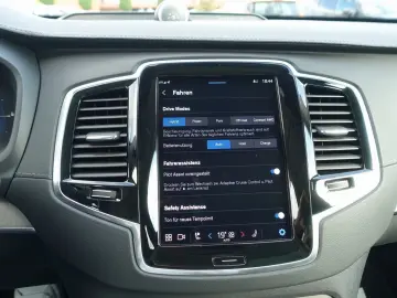 XC90 Ultra Dark T8 AWD Plug-in Hybrid PANO/B&W