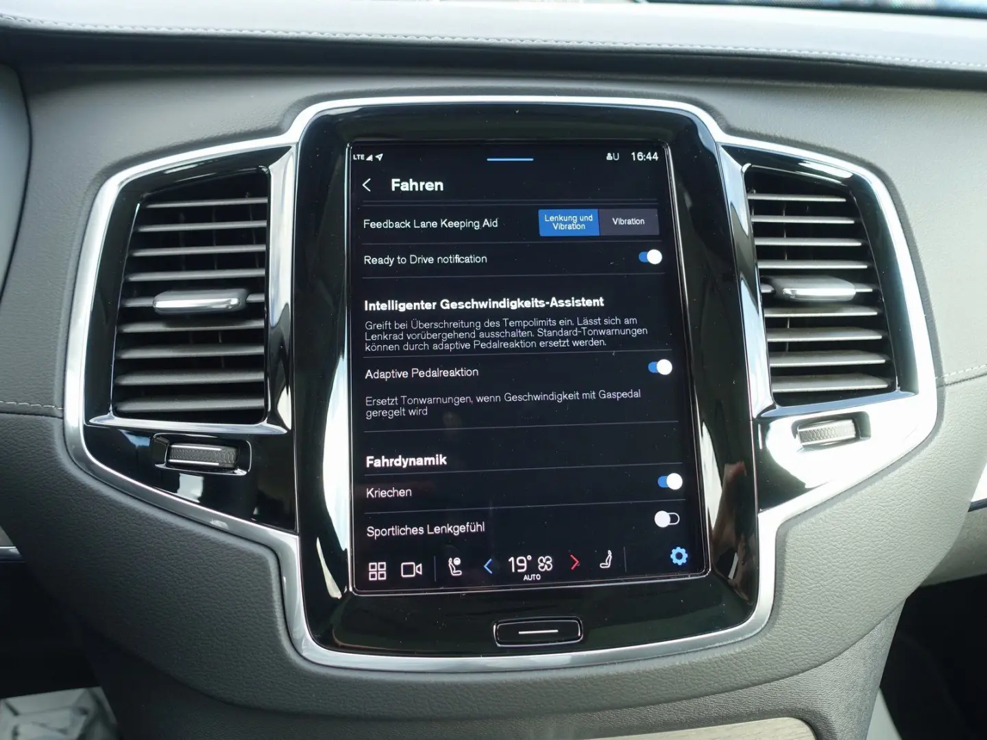 XC90 Ultra Dark T8 AWD Plug-in Hybrid PANO/B&W