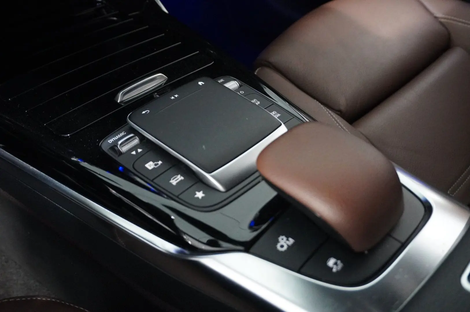A 45 AMG 4MATIC 8G-DCT NAVI/LED/KAMERA/BURM./DAB