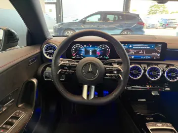 CLA 200 AMG +LED+NAVI+DAB+DISTRONIC+Totwinkel+