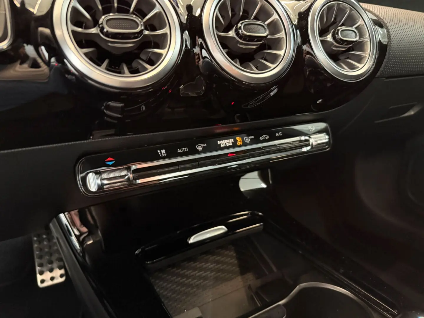 CLA 200 AMG +LED+NAVI+DAB+DISTRONIC+Totwinkel+