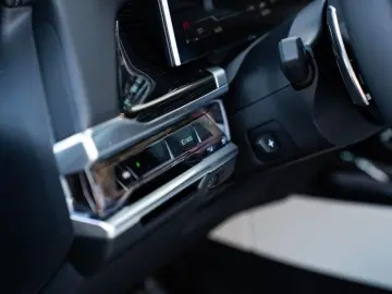 740d xDrive Limo/Massage/Clarity/Assistant/FULL