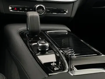 S90 Lim. Core Recharge Plug-In Hybrid AWD