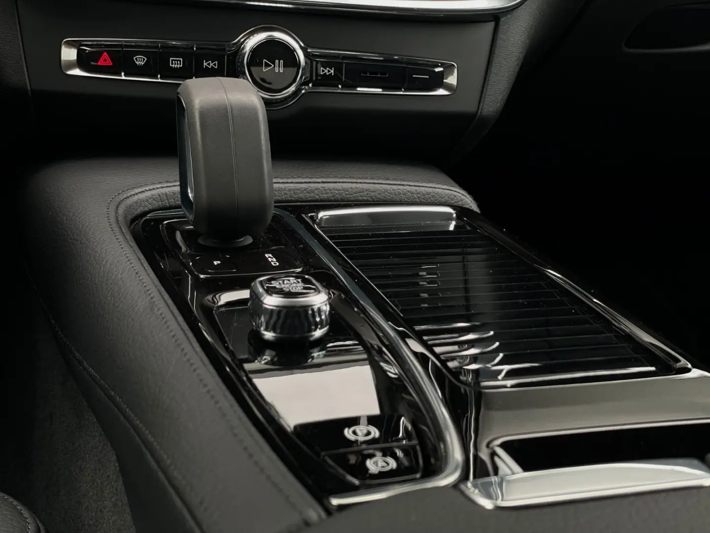 S90 Lim. Core Recharge Plug-In Hybrid AWD