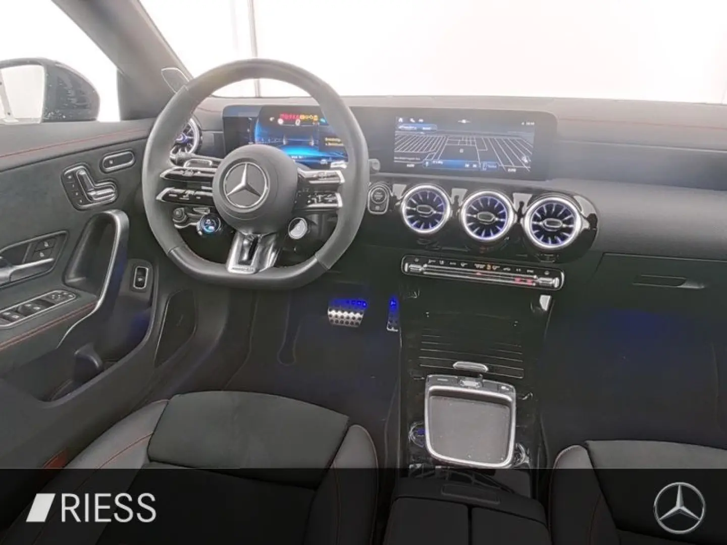 CLA 45 AMG S 4M Premium Plus Night LED Pano HUD