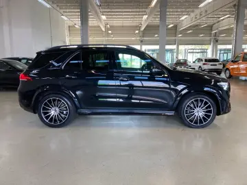 GLE 300 d 4M AMG Pano Distr KeyGo RüCam Multibea