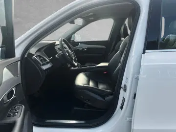XC90 B5 AWD Mild-Hybrid Momentum Pro ACC