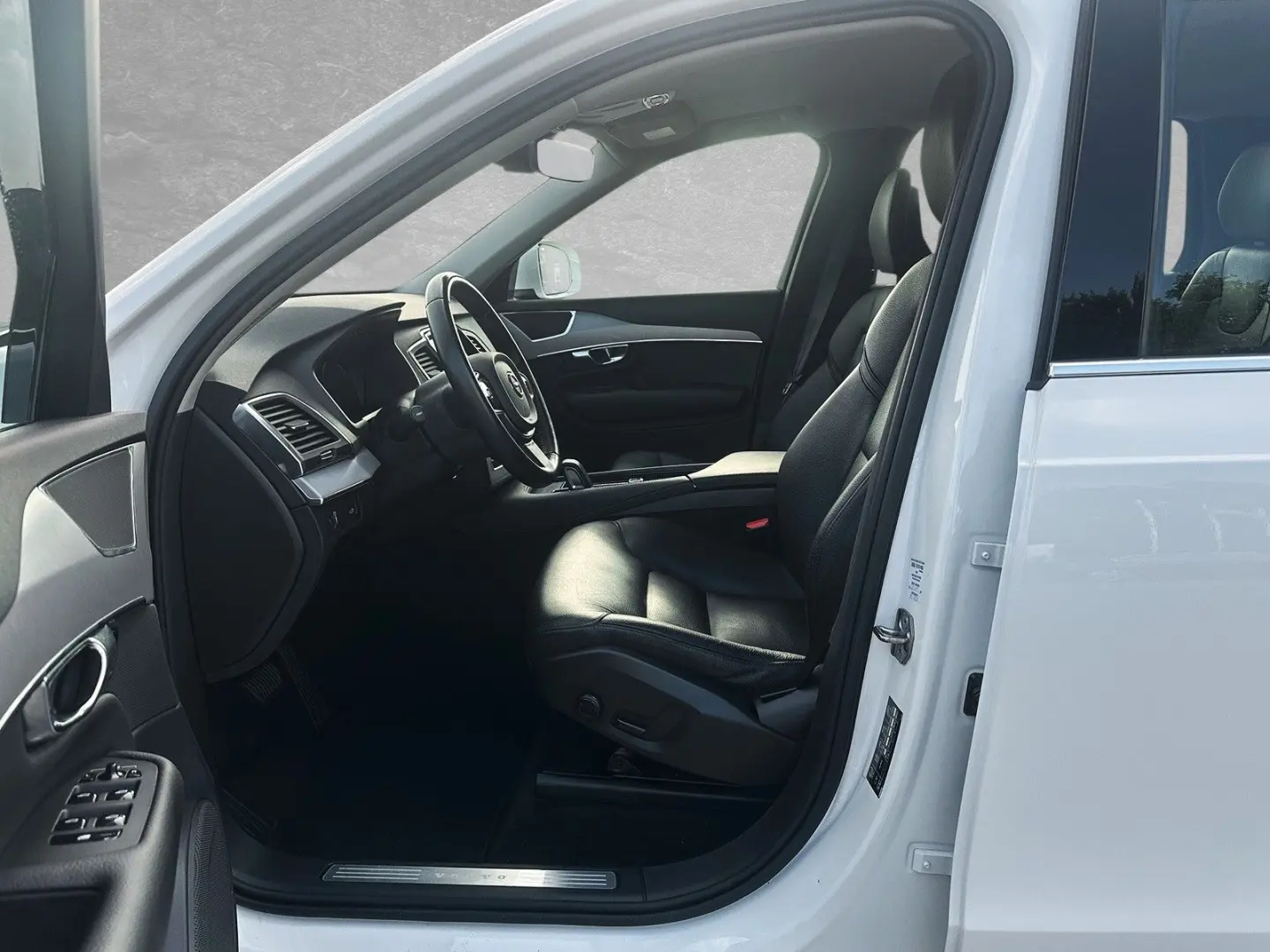 XC90 B5 AWD Mild-Hybrid Momentum Pro ACC