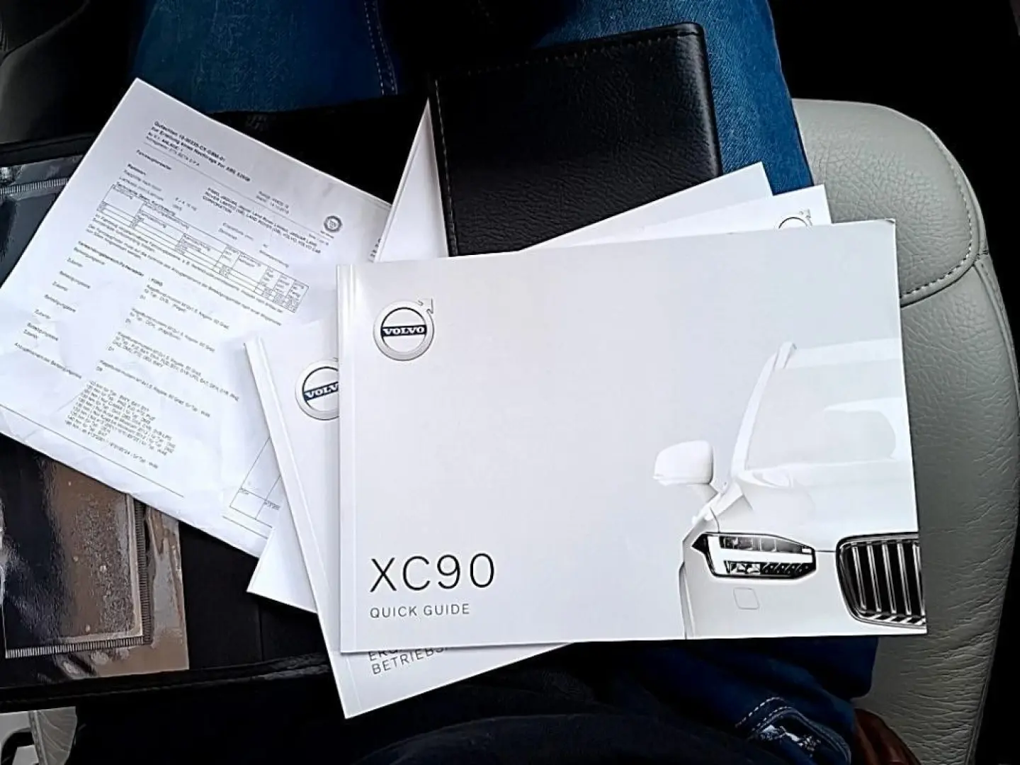 XC90 2.0B5 B Momentum Pro AWD*360°CAM|LEDER|NAV*