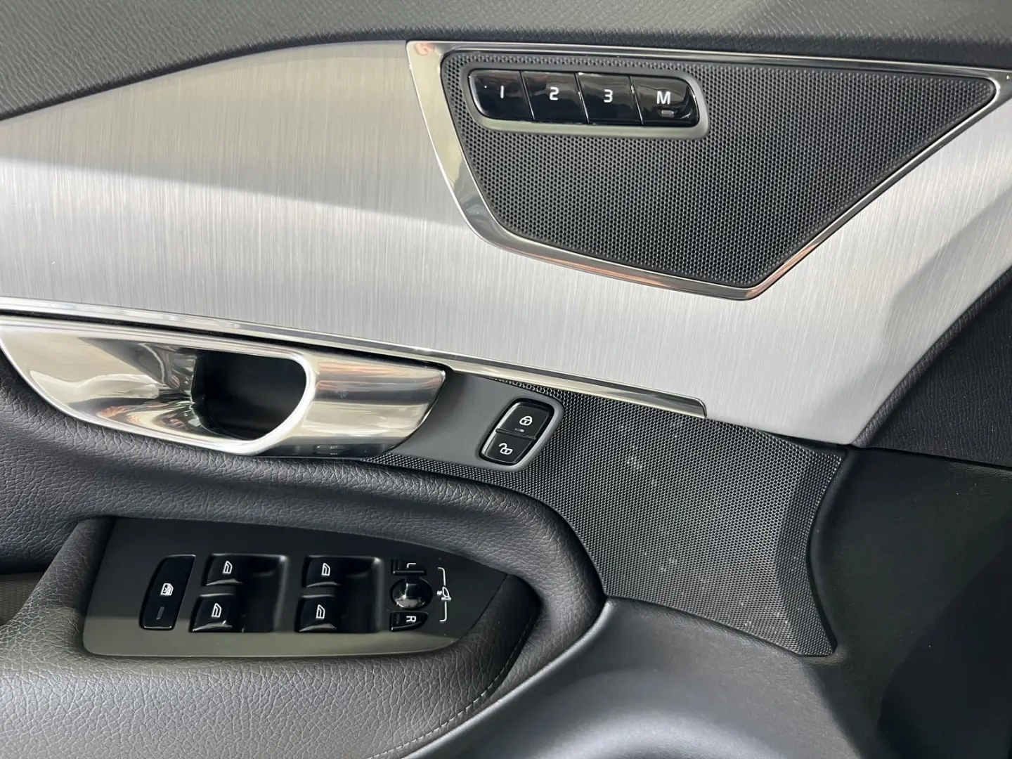 XC90 T8 R-Design Expression Recharge AWD 22'' HU