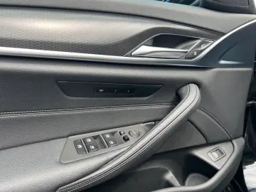 530d M SPORT/AUTO./LASER/HUD/CARPLAY/PANO