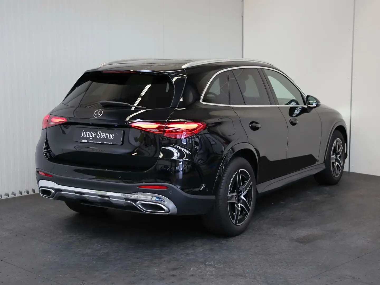GLC 200 AMG 4M Pano*SHZ*MEMORY*AHK*Totwinkel*19