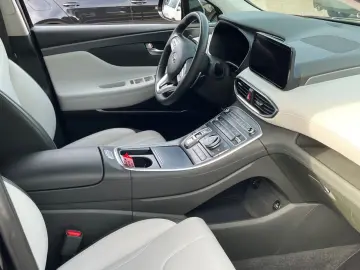 Santa Fe Signature Plug-In Hybrid 4WD