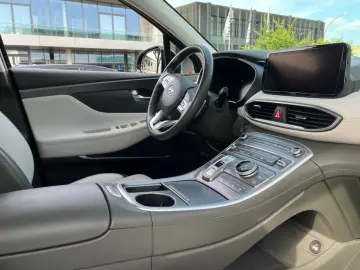 Santa Fe Signature Plug-In Hybrid 4WD