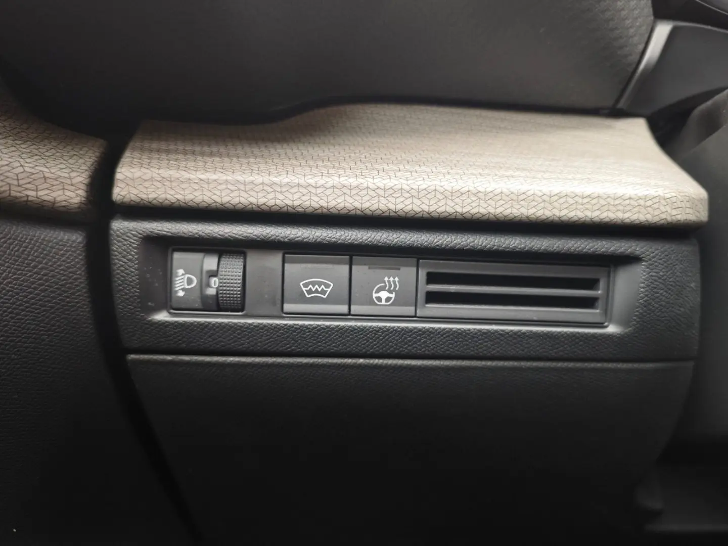 C5 X SHINE *LED*NAVI*LEDER*SITZHEIZ.*APPLE CAR*