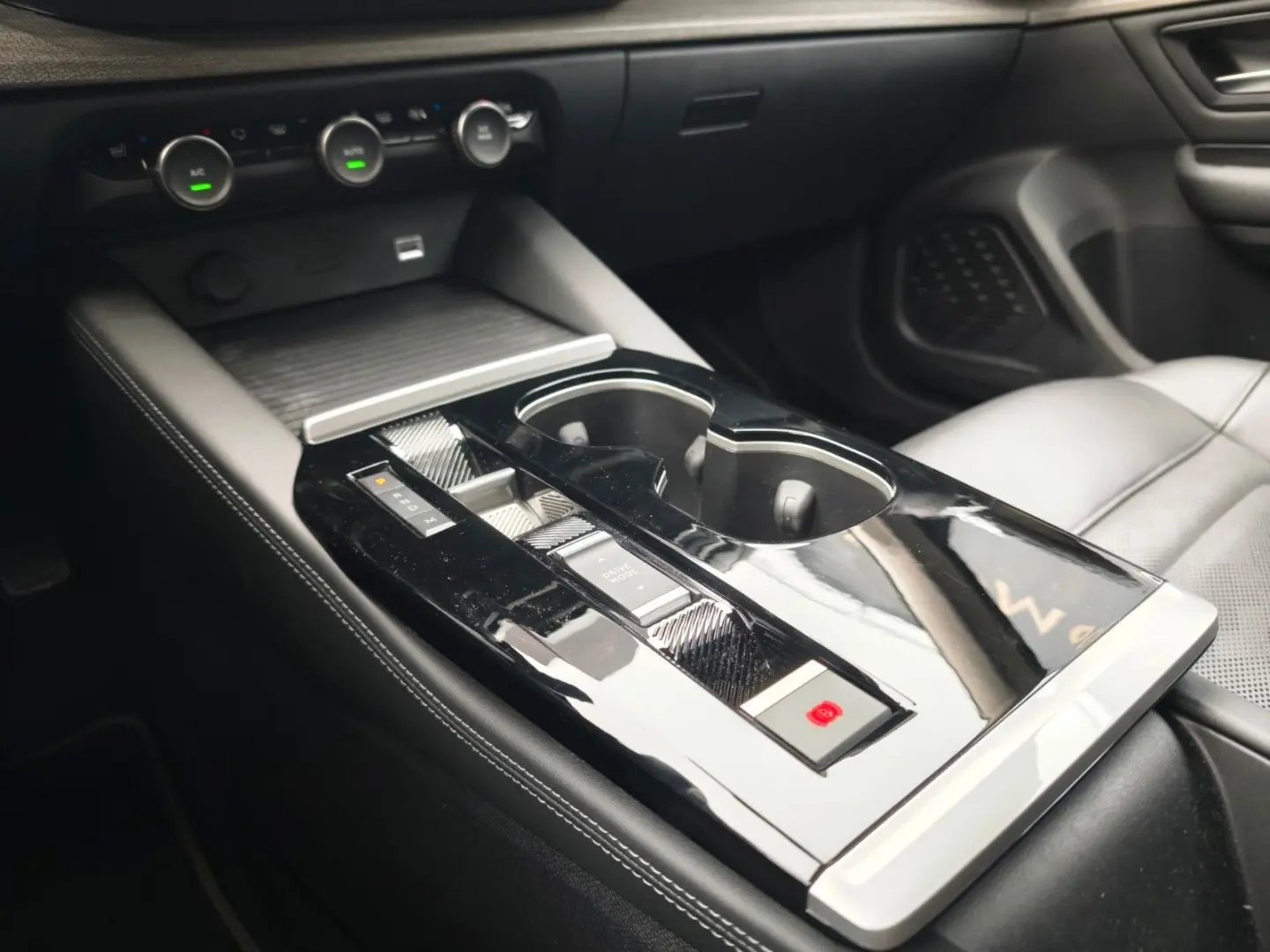 C5 X SHINE *LED*NAVI*LEDER*SITZHEIZ.*APPLE CAR*