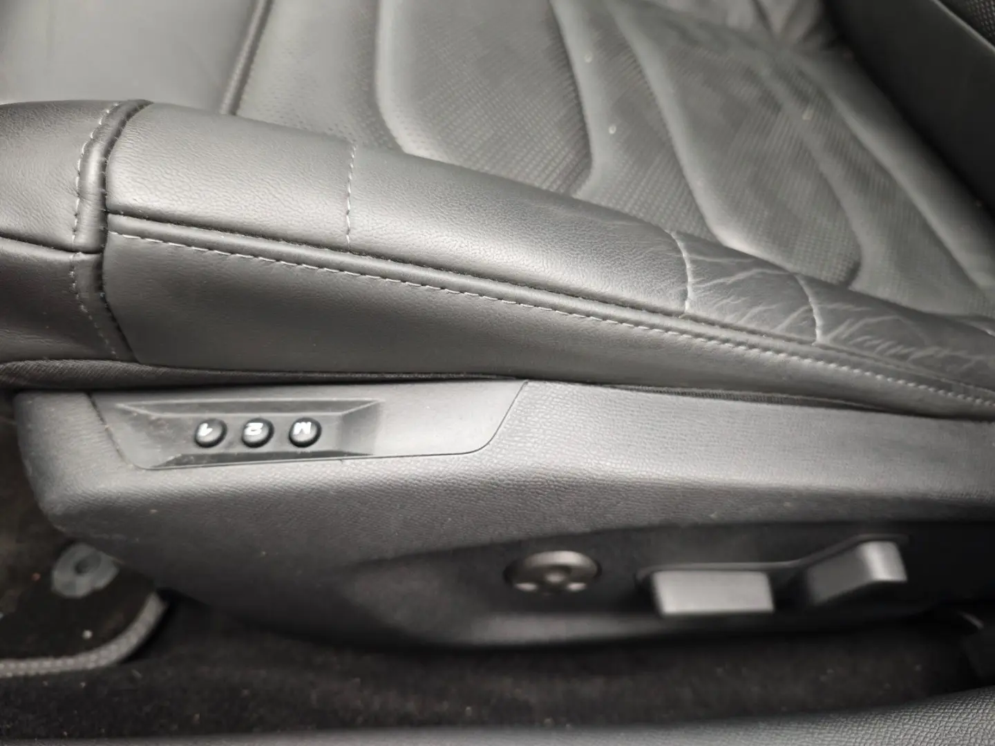 C5 X SHINE *LED*NAVI*LEDER*SITZHEIZ.*APPLE CAR*