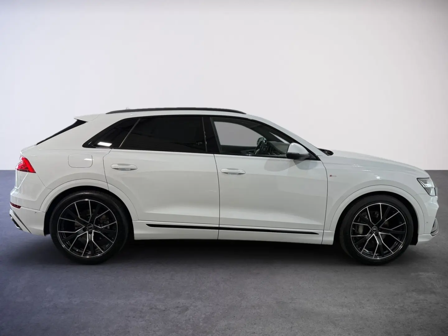 Q8 55 TFSI QUATT S LINE HD MATRIX+LUFT+AHK+PANO+