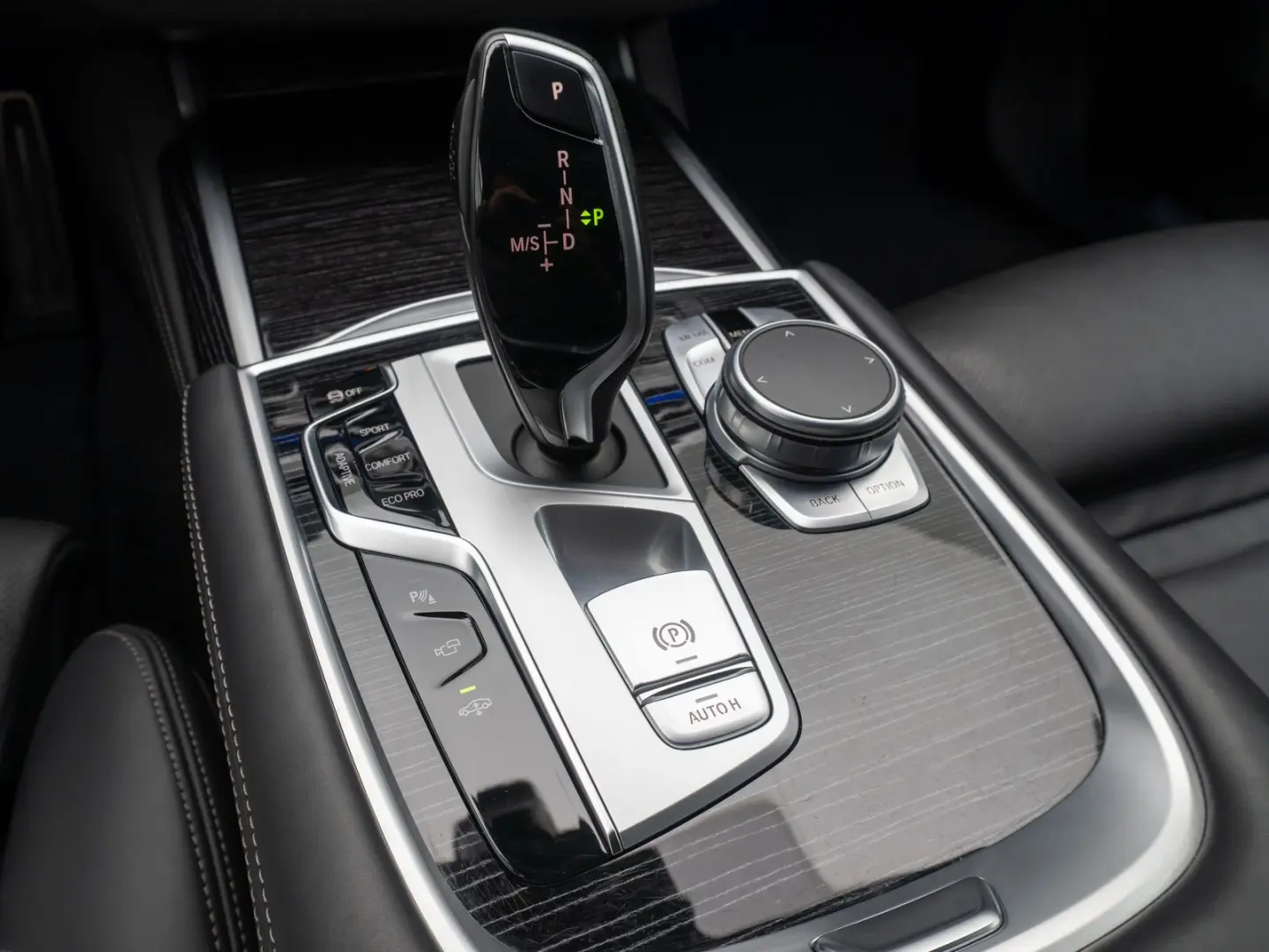 740d xD M Sport 360°Laser HUD H/K SoftCl Massage