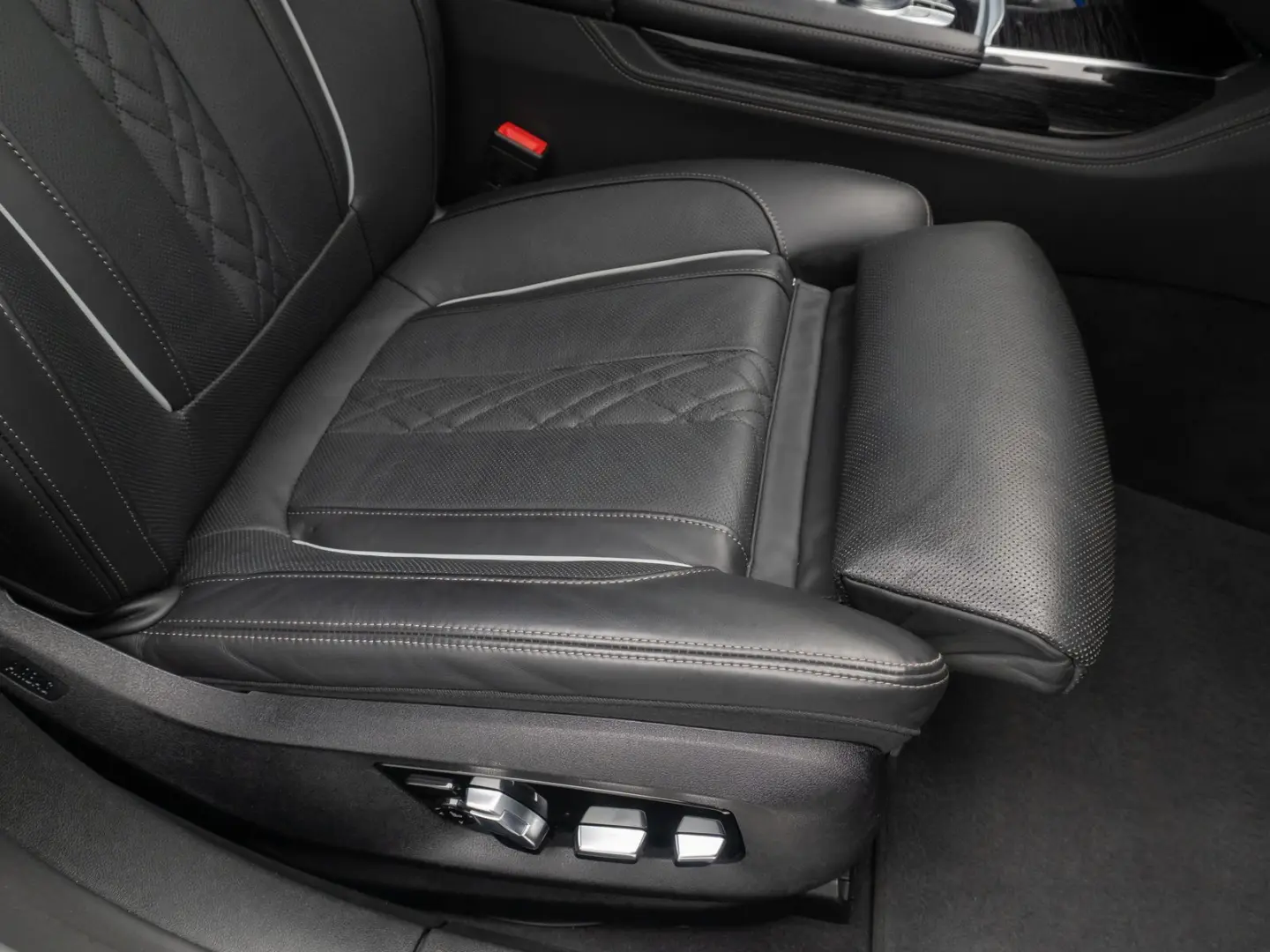 740d xD M Sport 360°Laser HUD H/K SoftCl Massage