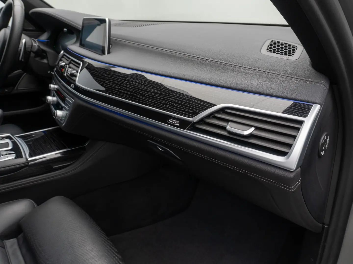740d xD M Sport 360°Laser HUD H/K SoftCl Massage