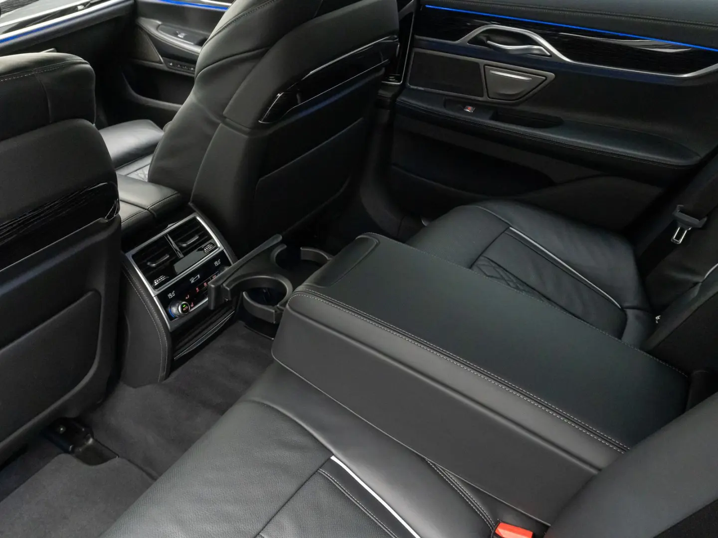 740d xD M Sport 360°Laser HUD H/K SoftCl Massage