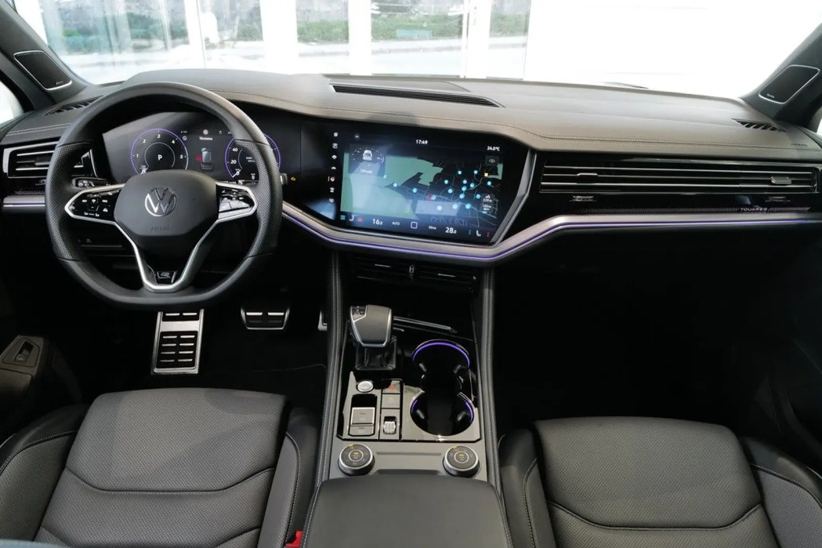 Touareg 3.0TDI R-Line Dynaudio Pano StdHzng HuD