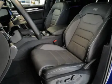 Touareg 3.0TDI R-Line Dynaudio Pano StdHzng HuD