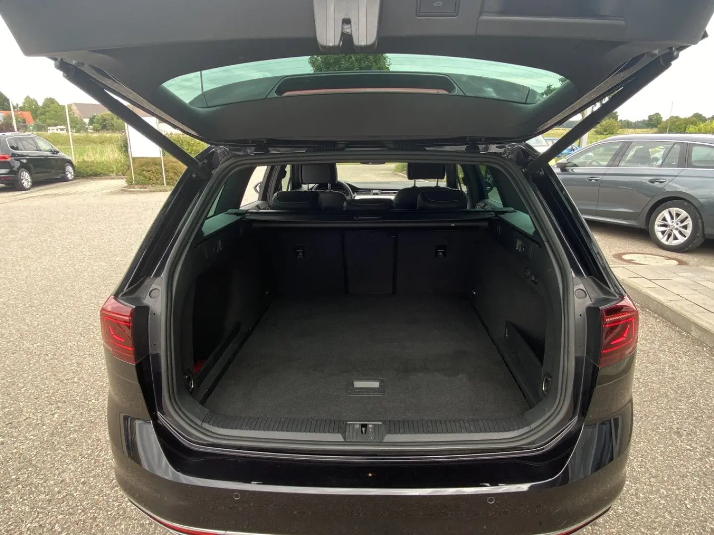 Passat Variant 2.0 TDI DSG R-Line Elegance 18