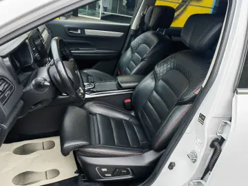 Koleos Initiale Paris 4x4 185 Pano Sitzbelüftung