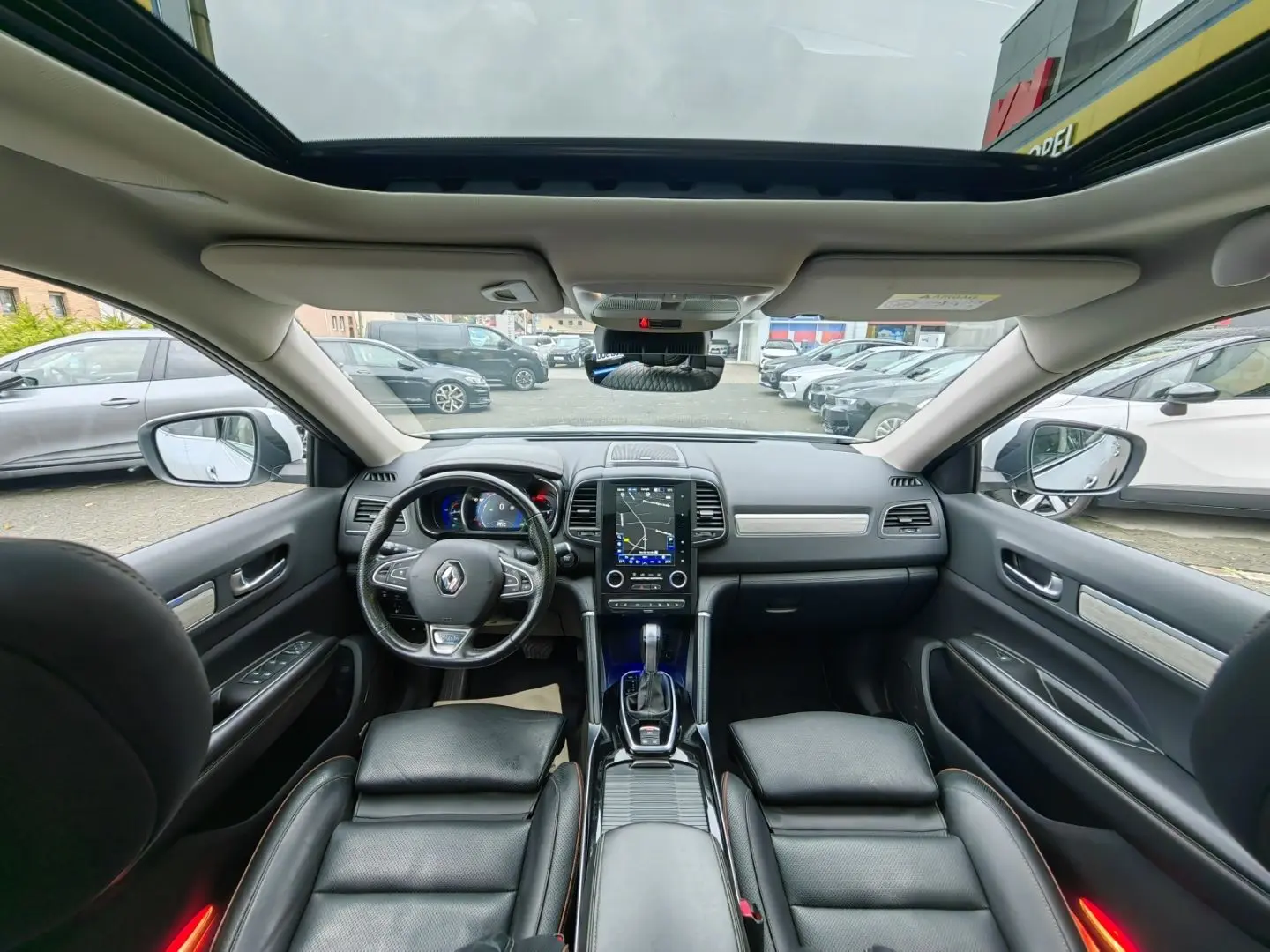 Koleos Initiale Paris 4x4 185 Pano Sitzbelüftung